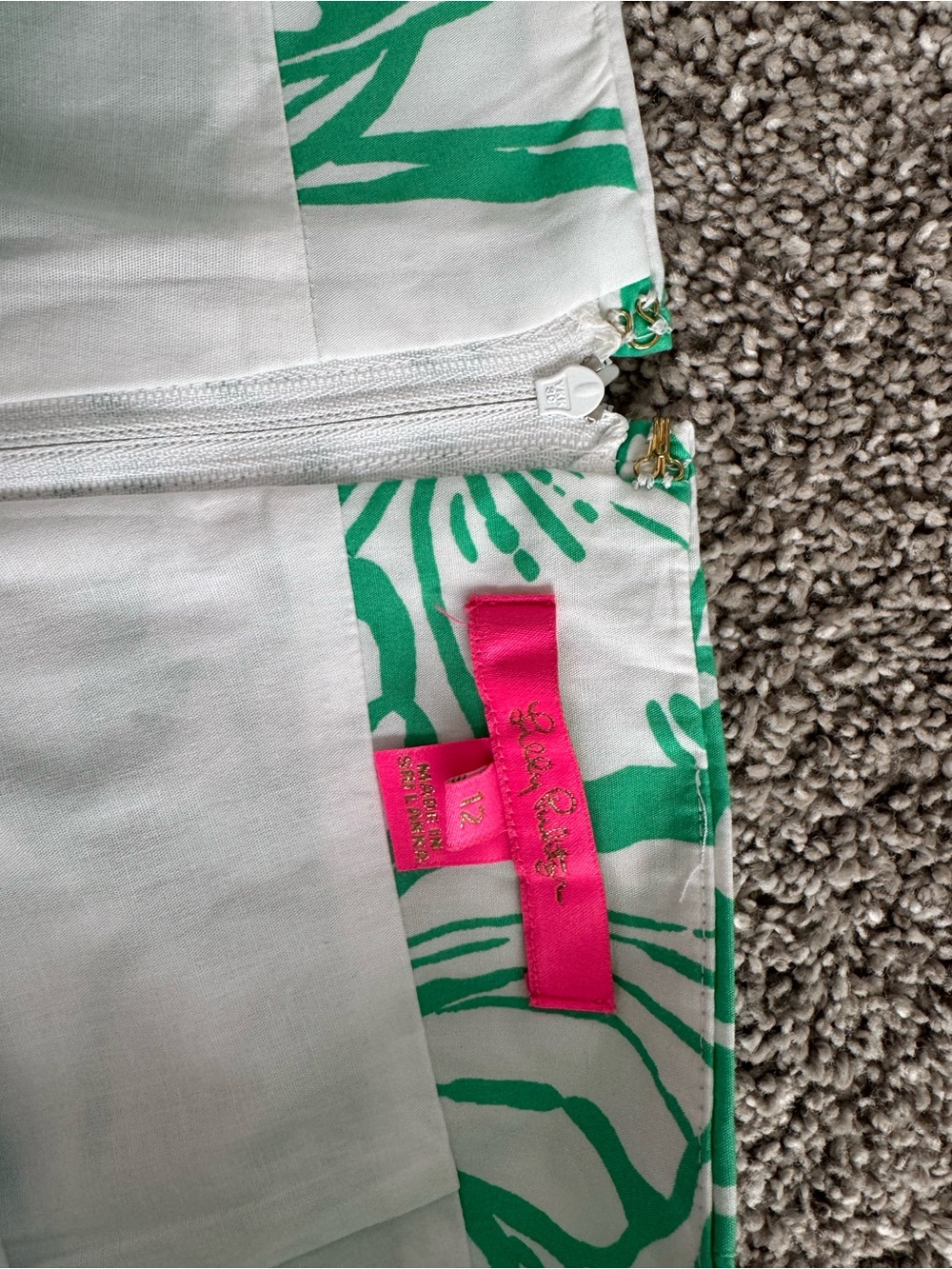 Lilly Pulitzer White and Green Floral Mini Skirt Sz 12 - Picture 4 of 6